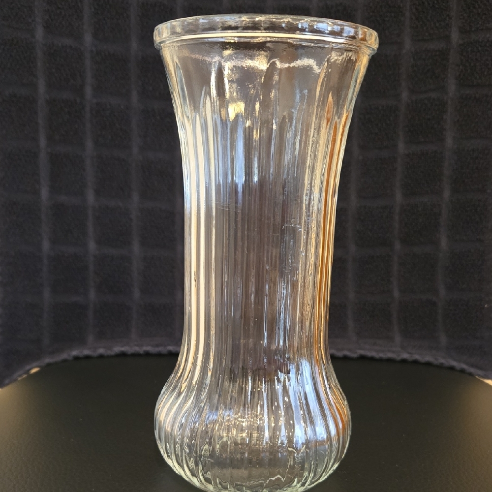 E.O. BRODY CO. Vintage Clear Glass Vase